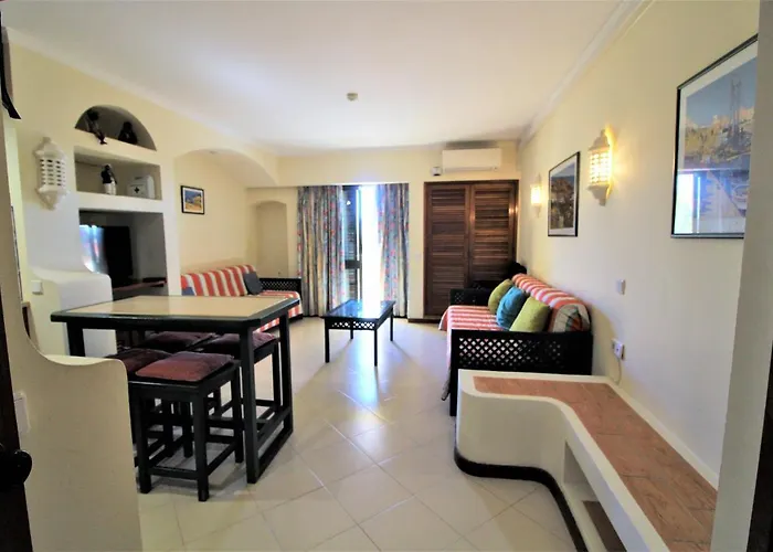 Centre - * 阿尔布费拉